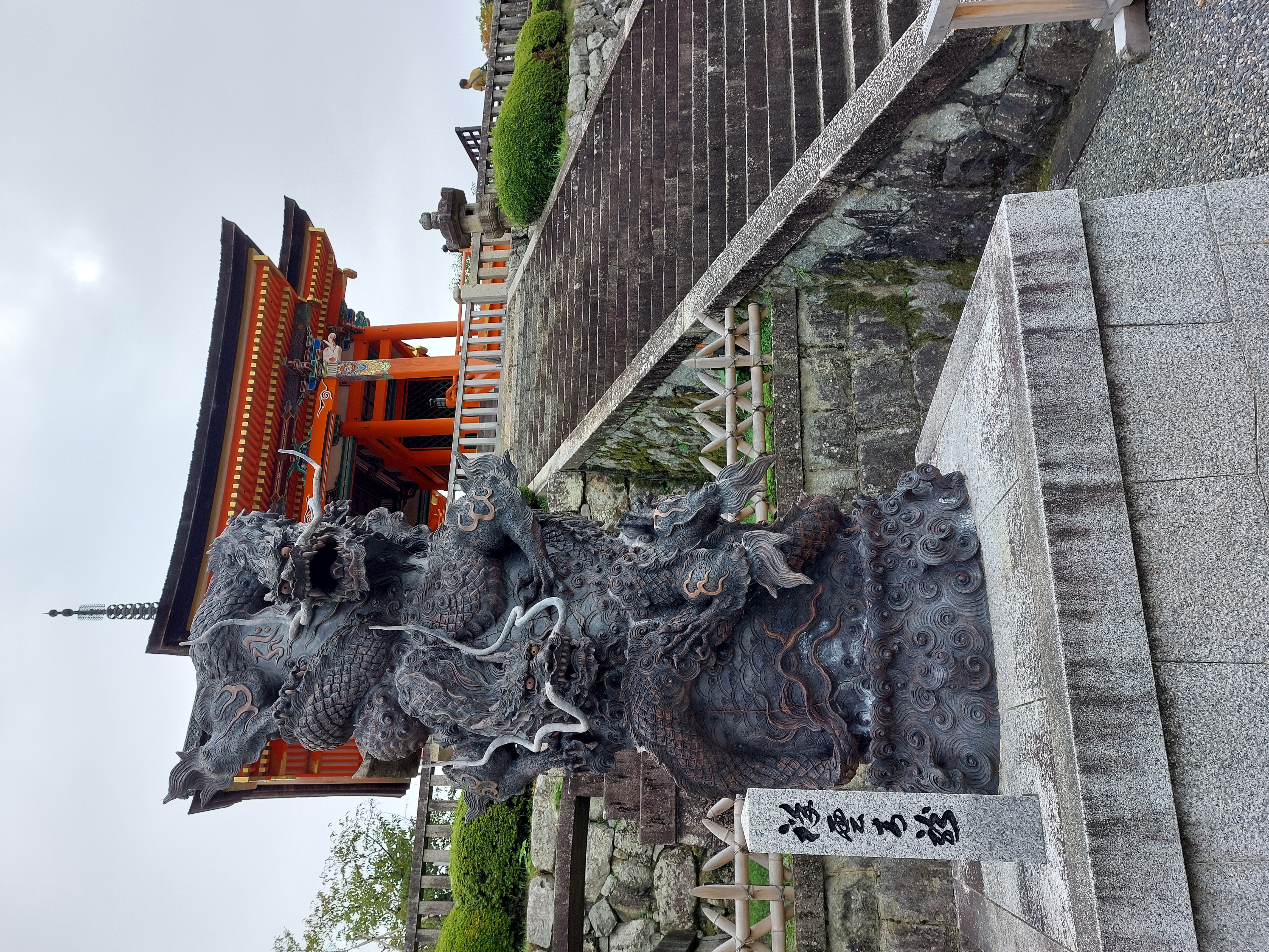 すごくかっこいい彫像