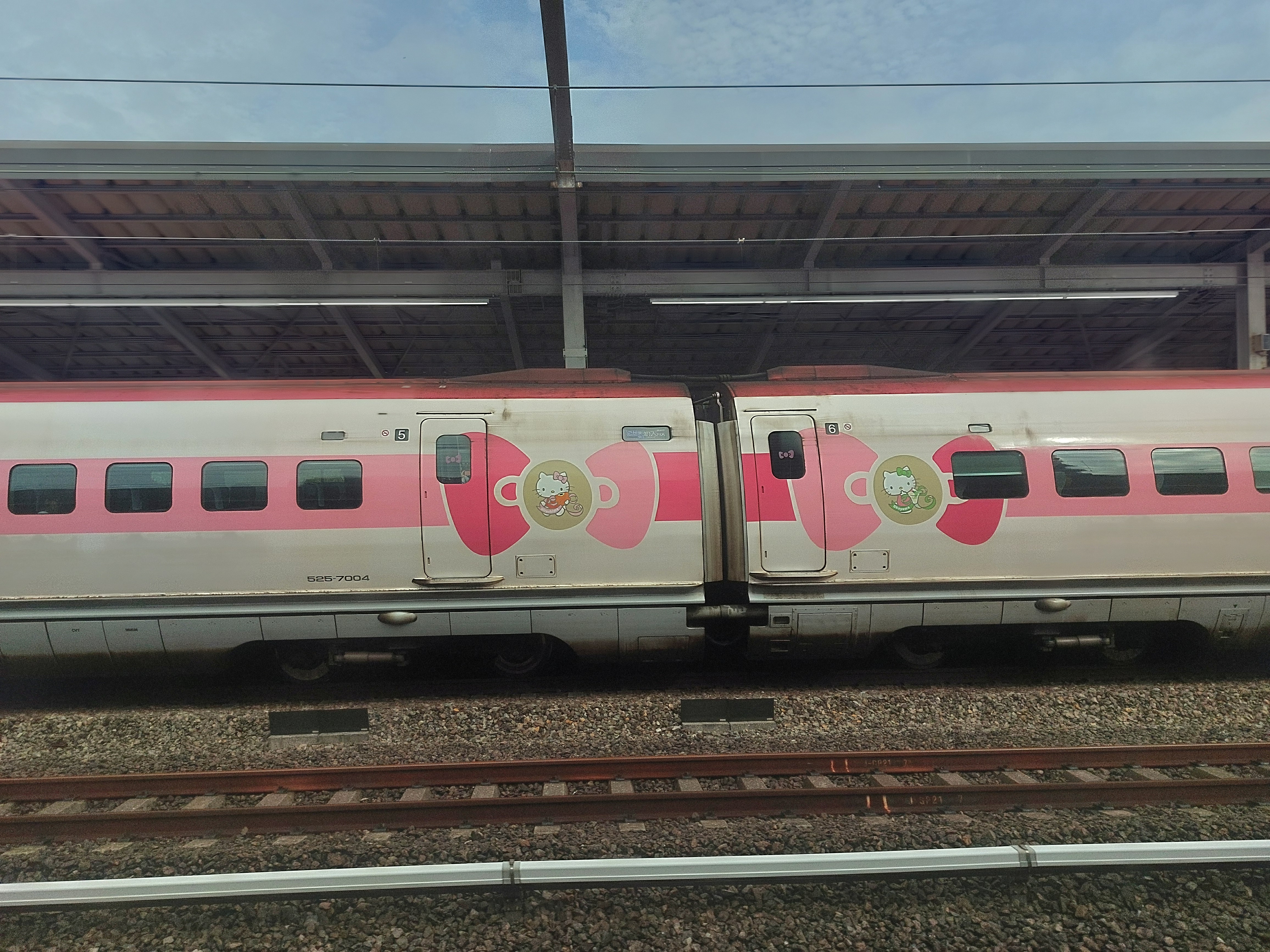 ハローキティ新幹線