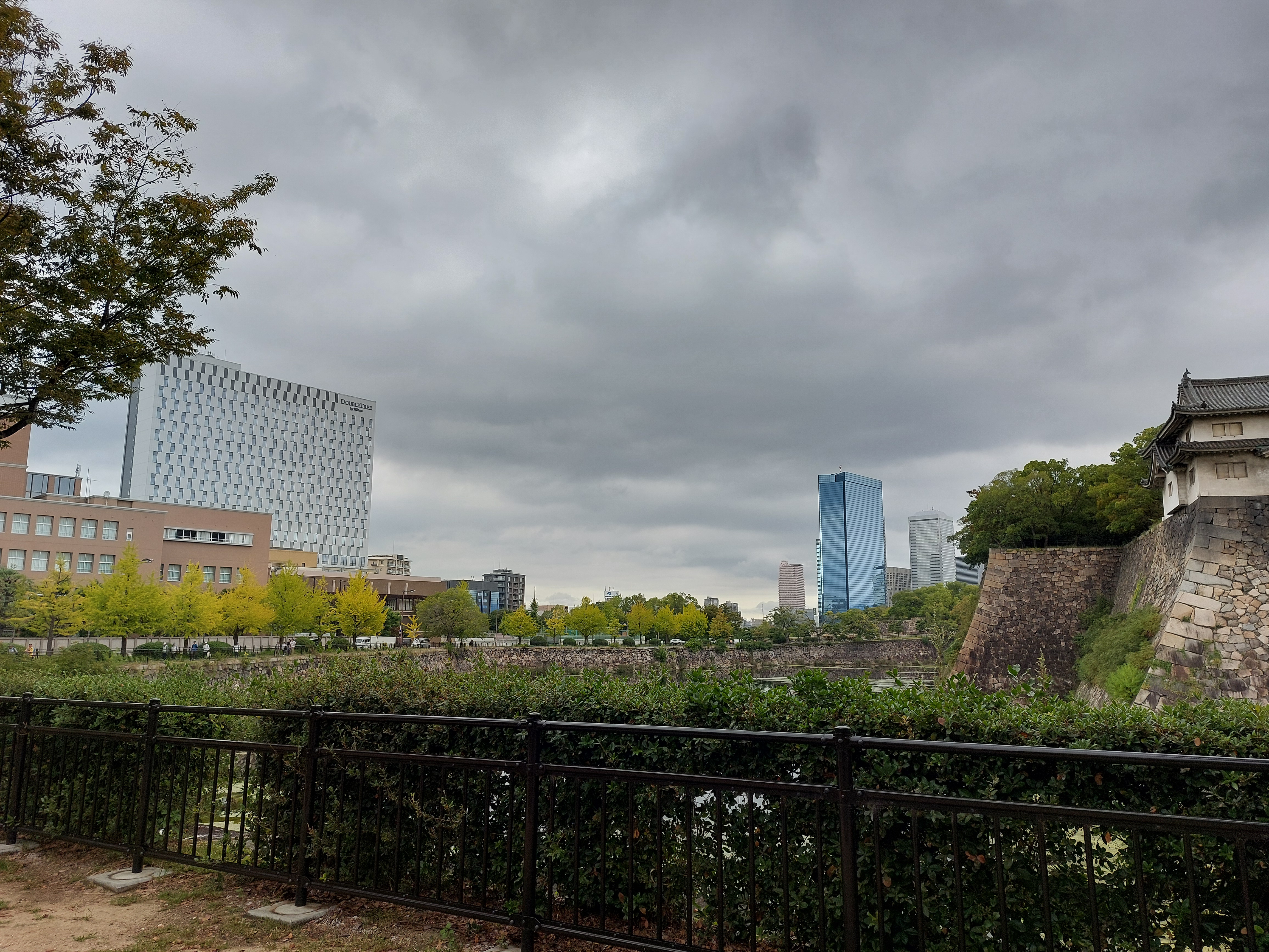 クリスタルタワー