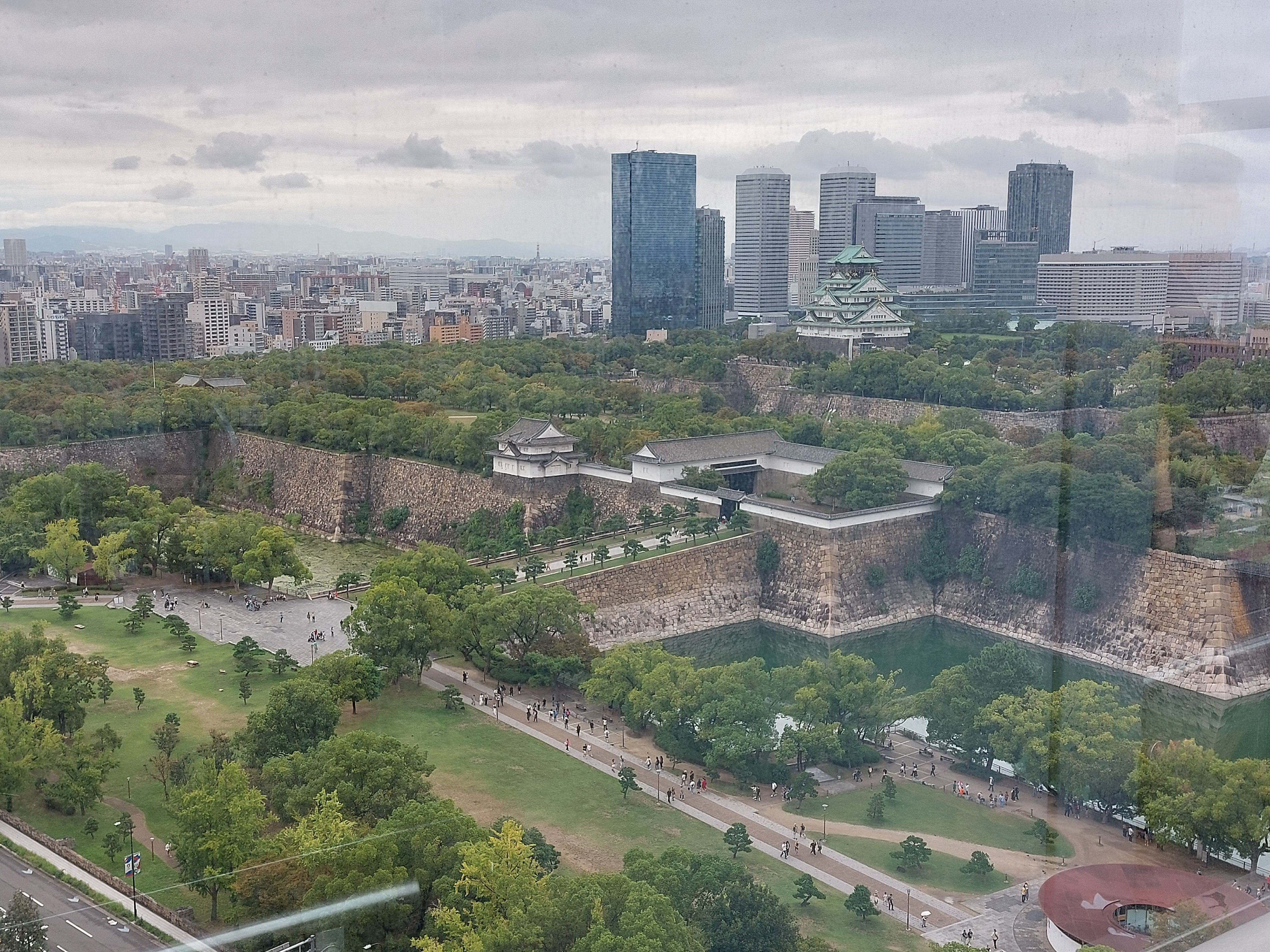 大阪歴史博物館から大阪城の眺め