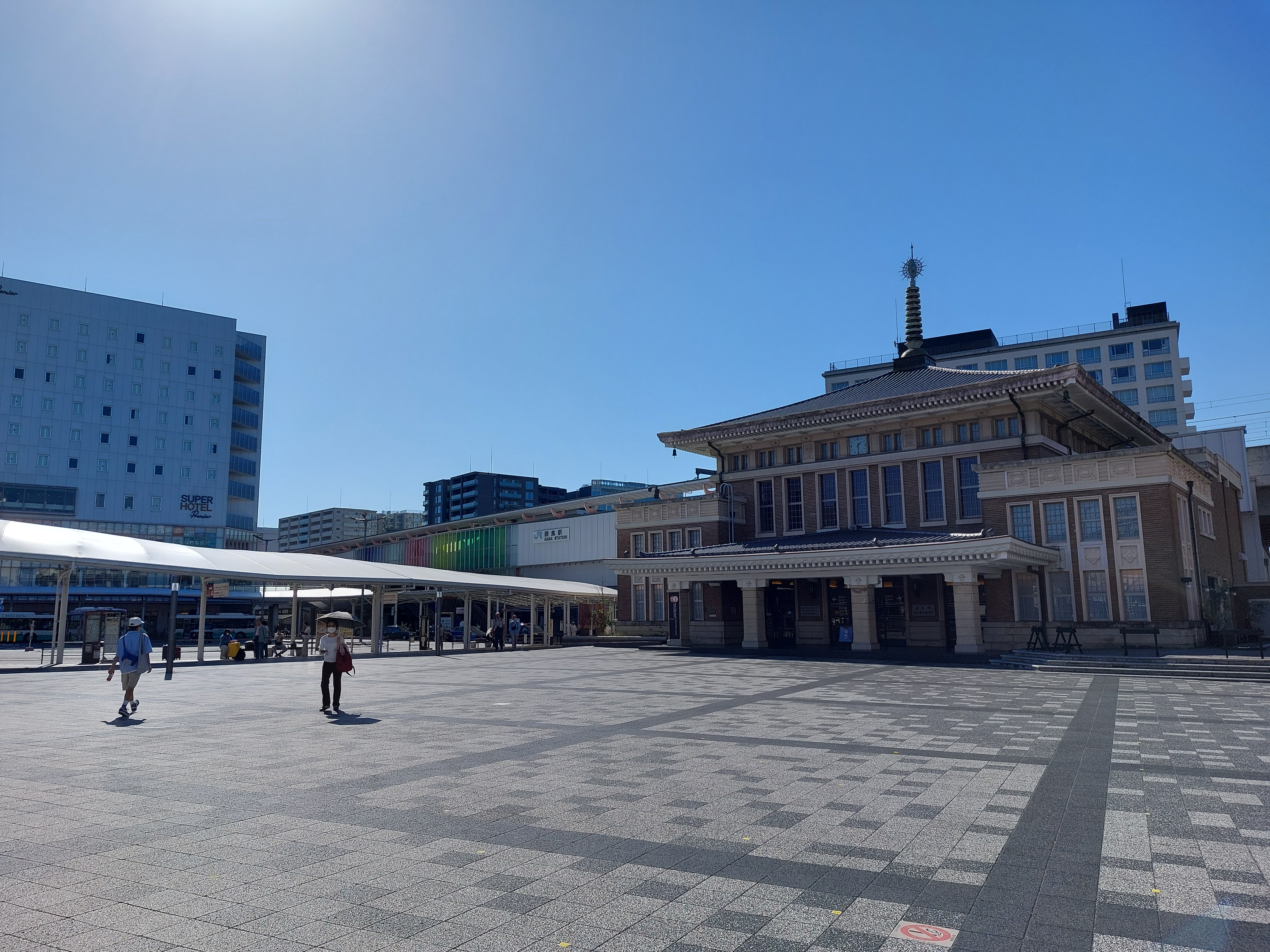 奈良駅の外