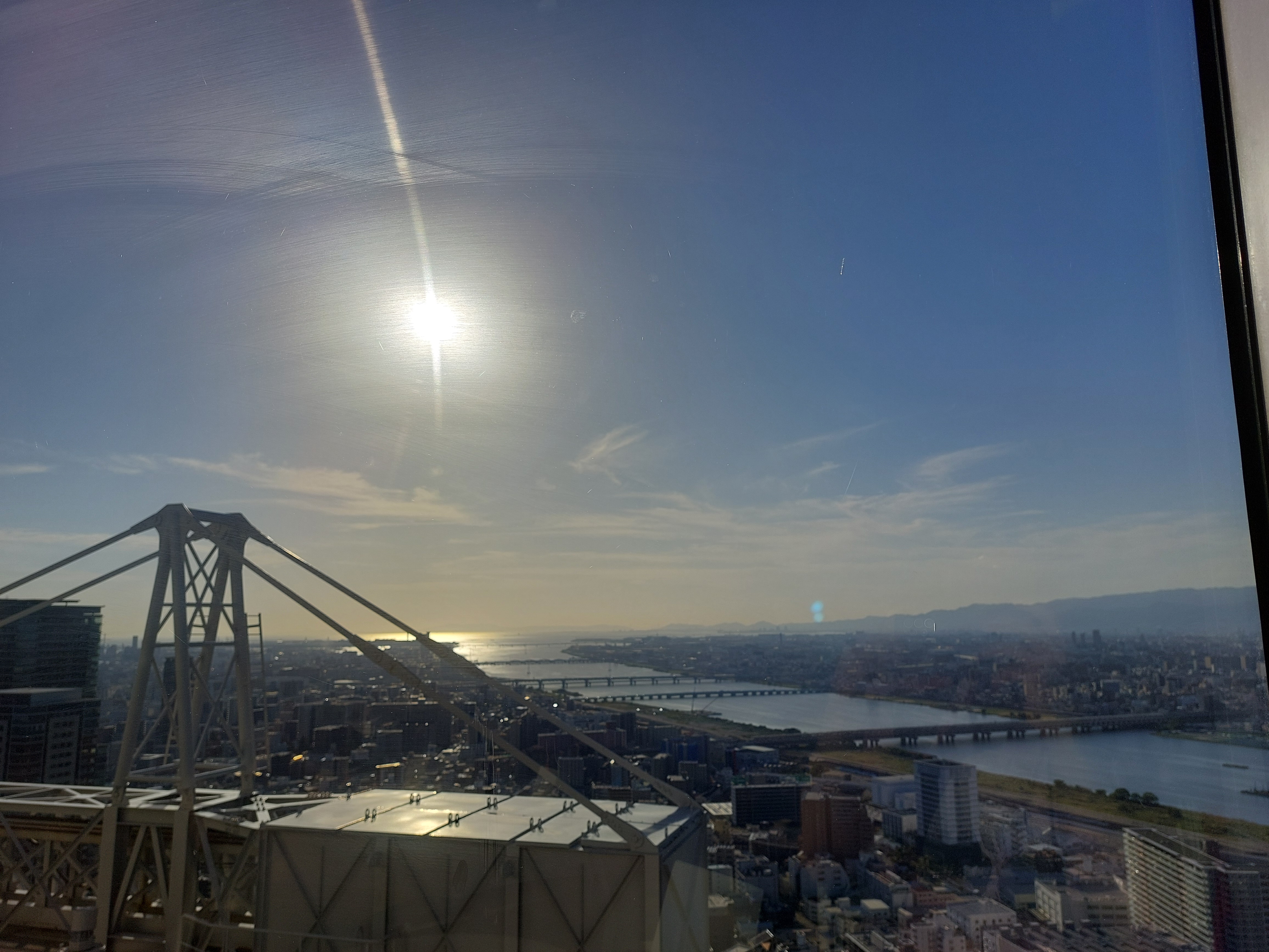 梅田スカイビルの３９階からの眺め