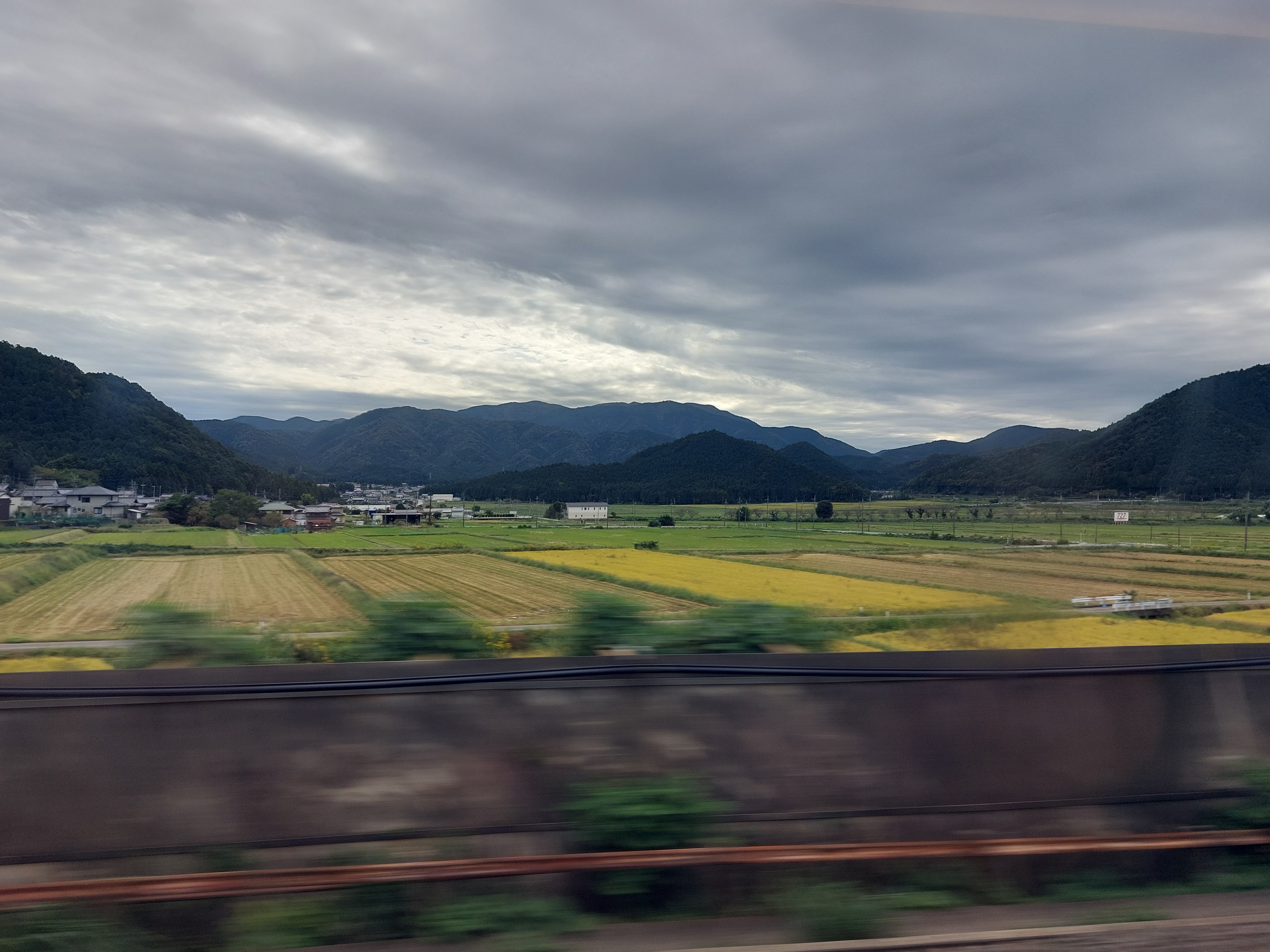 新幹線からの眺め