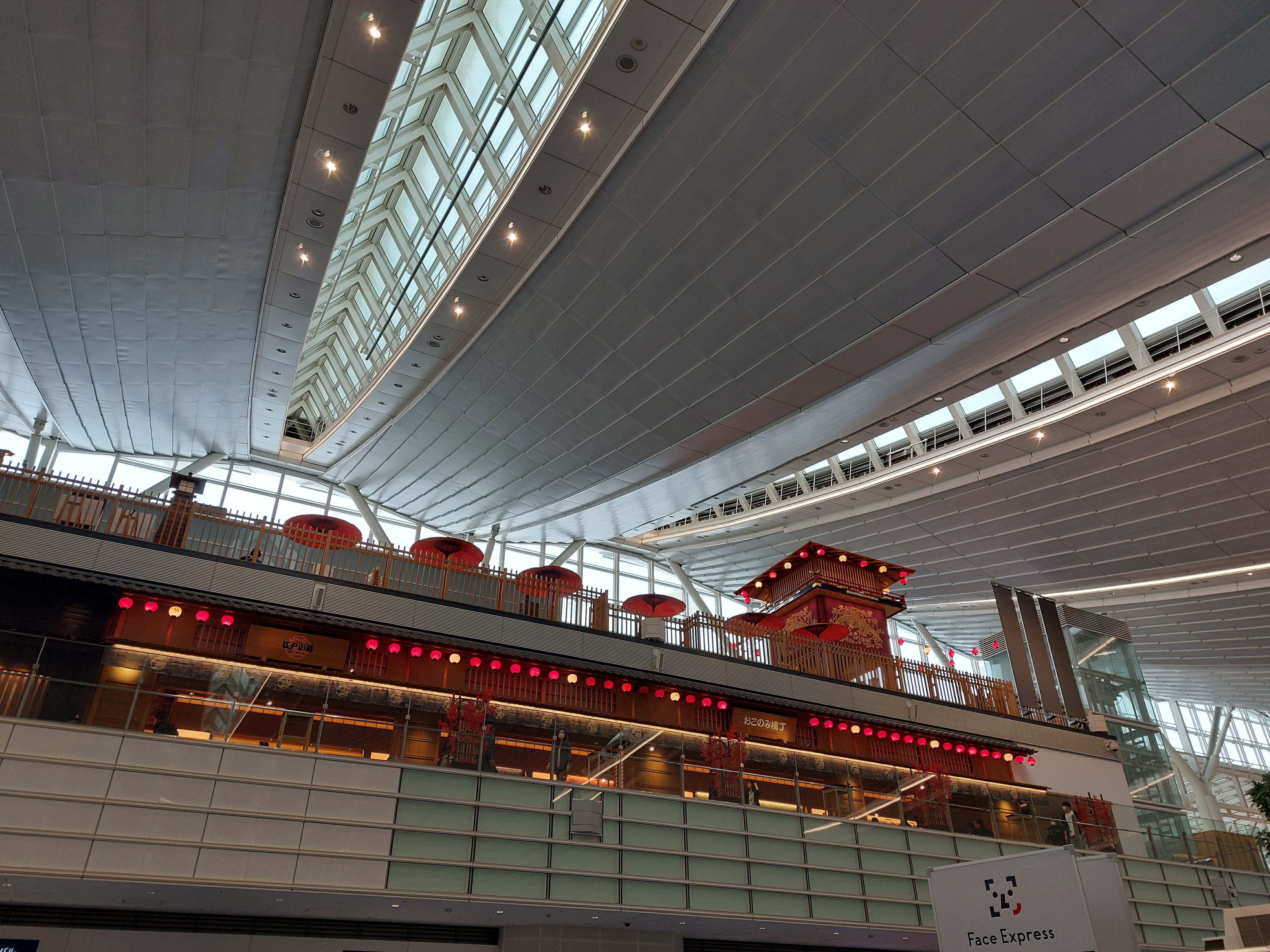 羽田空港野中の雰囲気